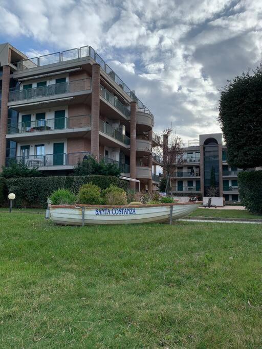 Appartamento Tranquillo Con Patio E Piscina La Caduta Kültér fotó